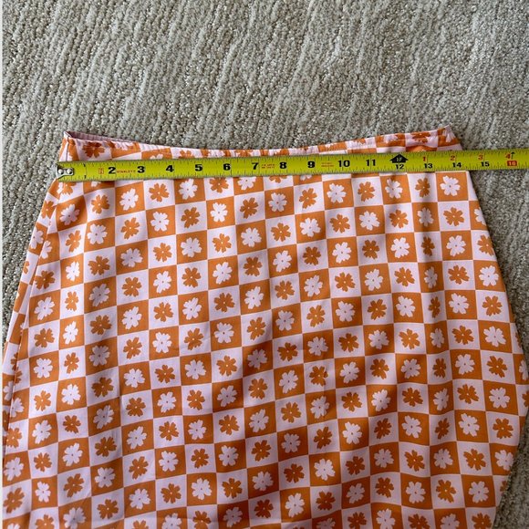 Silky Retro Floral Mini Skirt - Picture 2 of 6